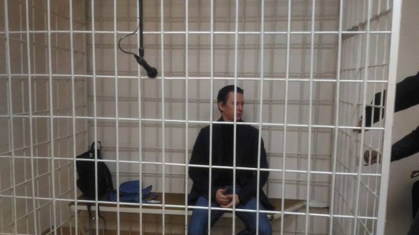 Суд арестовал обвиняемого новосибирского журналиста после побега"/>