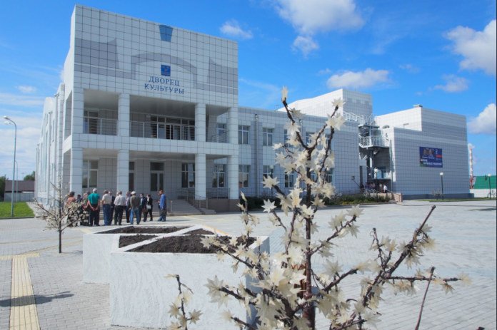 Возводимый с 2014 года ДК построили в Чистоозёрном районе Новосибирской области