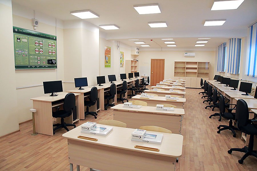 «Единая Россия» вместе с родительским сообществом проверяет готовность школ Новосибирска к новому учебному году