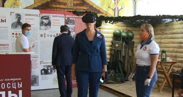 В Усть-Калманке установили квест-комнату виртуальной реальности «Знаменосцы Победы»
