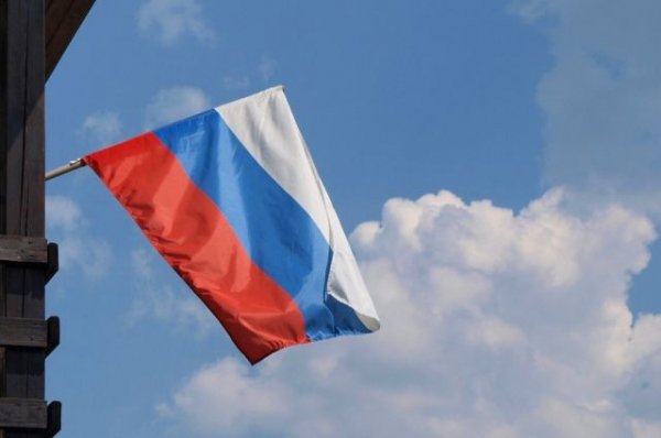 Торжественное поднятие флага России прошло в Барнауле
