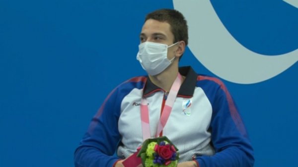 Алтайский пловец Роман Жданов установил мировой рекорд и взял золото Паралимпиады
