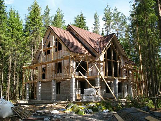 ВТБ начинает выдавать ипотеку на стройку домов