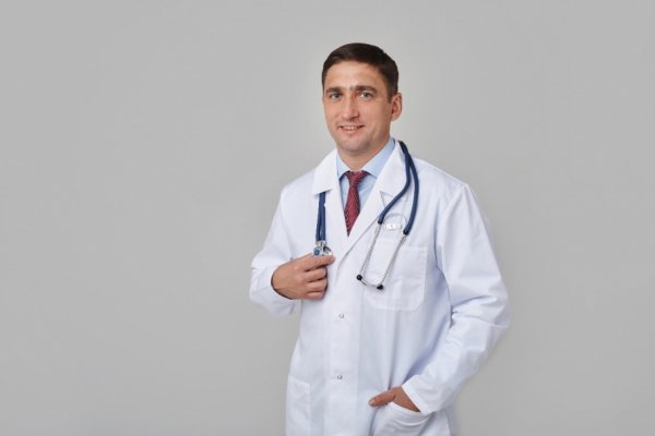 Барнаульский депутат-медик предложил поднять зарплату алтайским врачам