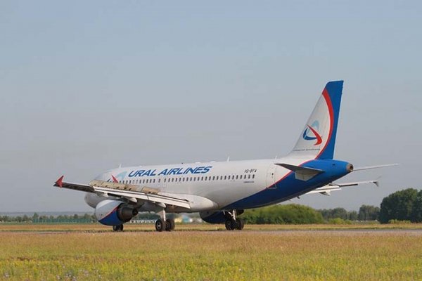 «Это залет»: Только 8% рейсов «Уральских авиалиний» из Москвы в Барнаул прибывают вовремя
