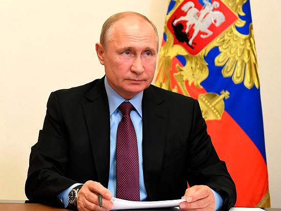 Путин сообщил, что должен перейти на самоизоляцию