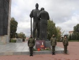 В Барнауле возложили цветы в память о погибших в Перми