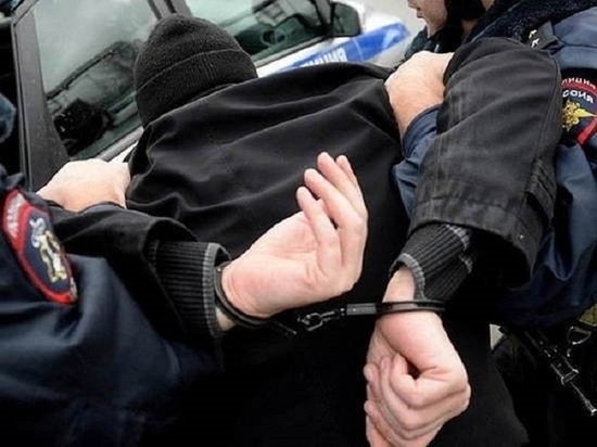 Барнаульца задержали за хранение свертка с наркотиками