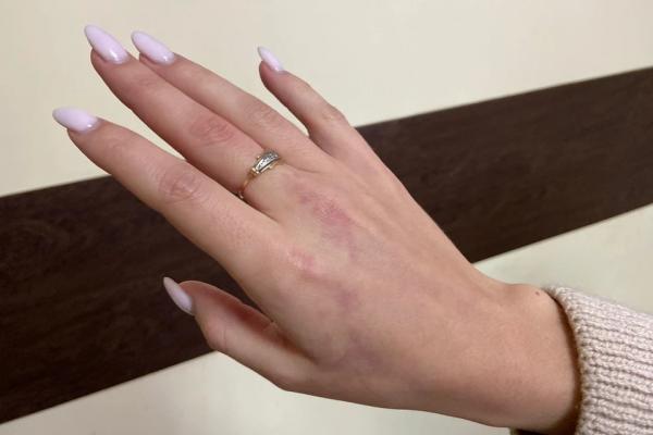 «Бес попутал»: вахтерша украла у барнаульской школьницы кольцо с 34-мя бриллиантами