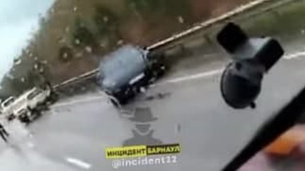 Два легковых авто столкнулись с фурой на трассе Алтай – Кузбасс