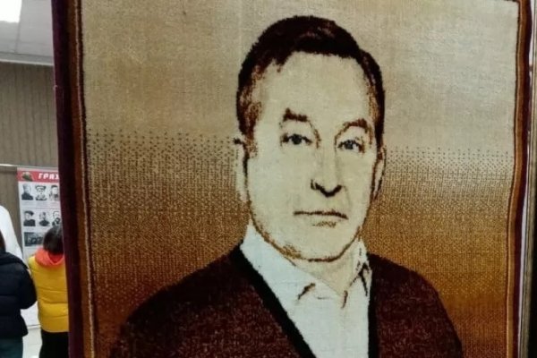 Экс-губернатору Алтайского края Александру Карлину исполнилось 70 лет