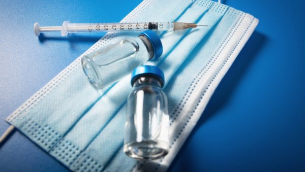 Платную вакцинацию от коронавируса предложили ввести в Алтайском крае