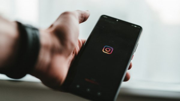 Распаковка личности. Барнаульский продюсер и блогер рассказала, почему личный бренд важен для бизнеса в Instagram и как его «вырастить»