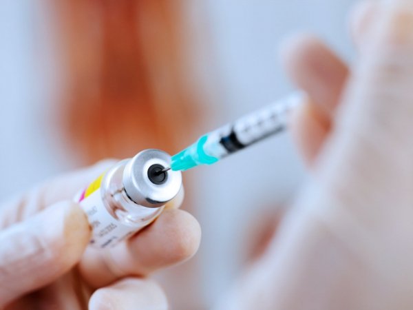 Врачи: альтернативы вакцинации в борьбе с коронавирусом нет
