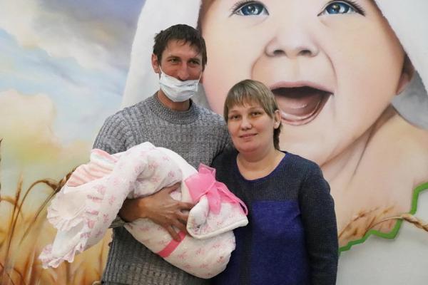 Алтайские медики спасли женщину после кесарева и с 75% поражения легких - KP.Ru
