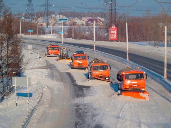 Более 200 единиц техники работают на снегоочистке федеральных дорог Алтайского края
