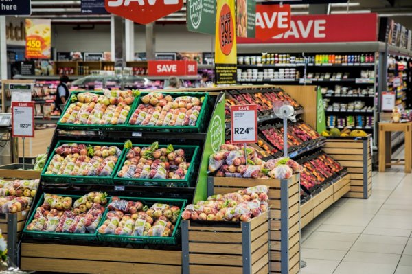 Что алтайские власти будут делать с ростом цен на продукты в регионе?