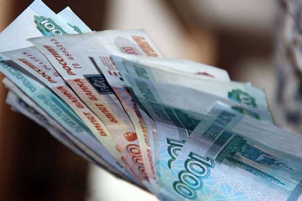 Новую ежемесячную выплату в 10 тысяч рублей могут ввести в России