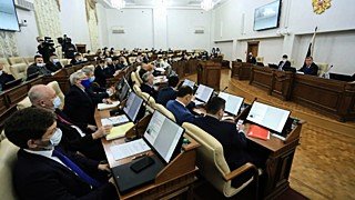 «Пострадали все»: алтайские депутаты попросили правительство РФ помочь бизнесу края