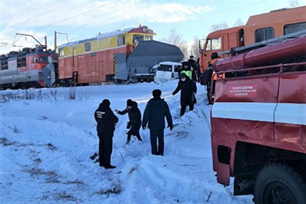Видео с места ДТП с 3 погибшими детьми на Алтае 29 ноября 2021: создана комиссия по расследованию аварии - KP.Ru