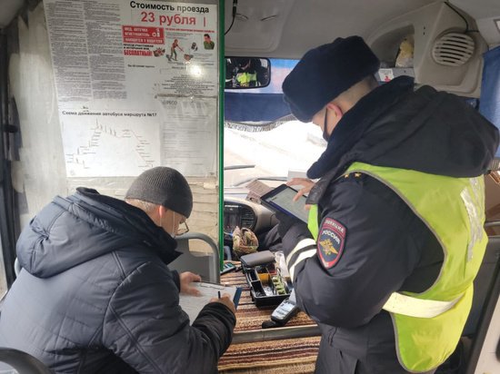 Водителей автобусов в Барнауле оштрафовали за нарушение масочного режима