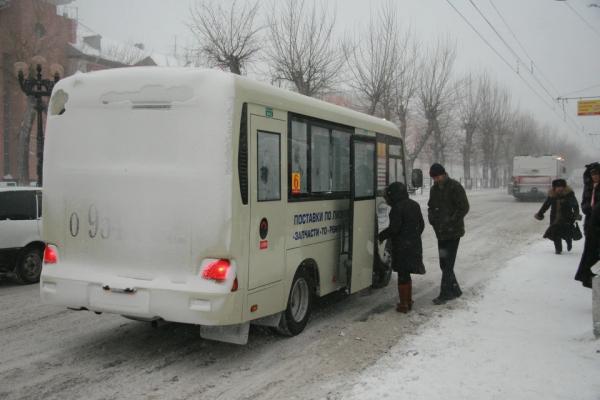 Водители маршруток в Барнауле «ломают» валидаторы ради выгоды - KP.Ru