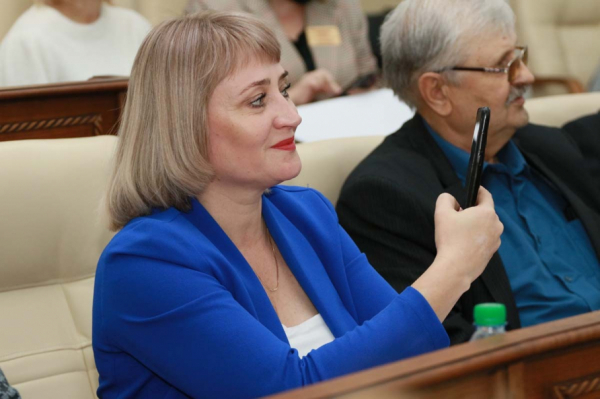 Алтайские депутаты снова поспорили о необходимости введения QR-кодов