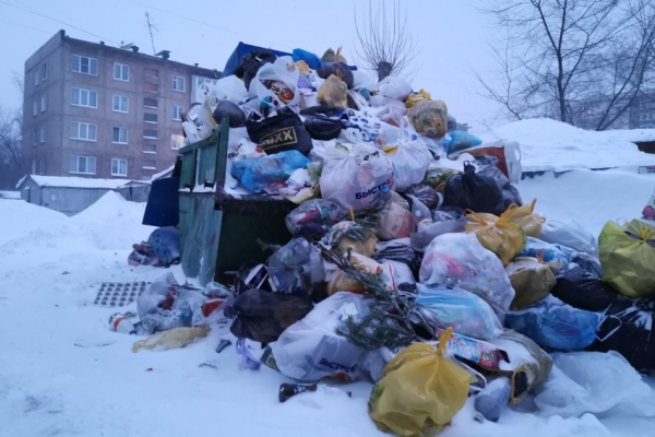 Губернатор Томенко раскритиковал главу алтайского минстроя за мусорные недоработки