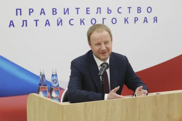 Губернатор Томенко рассказал, сам ли ведет соцсети и за что банят комментаторов - KP.Ru