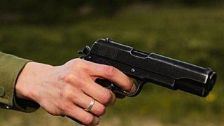 Школьник с пневматическим пистолетом из алтайской школы рассказал о случайной стрельбе