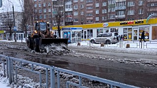 Три дома остались без отопления из-за прорыва теплосети в Барнауле