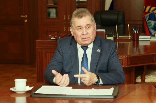 Александр Романенко снова стал главой алтайской «Единой России»