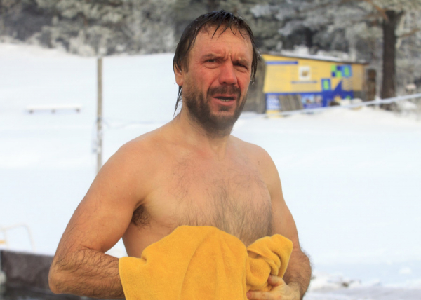 «Лепота! Теплая вода»: как барнаульцы празднуют Крещение без больших морозов и QR-кодов. Фоторепортаж altapress.ru