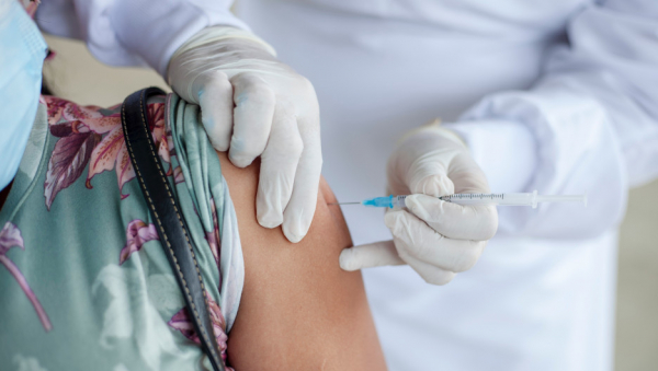 На Алтае на фоне усиления ковида резко выросло число желающих вакцинироваться