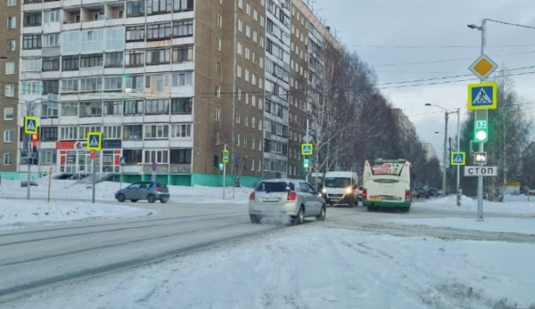 Светофоры установили на перекрестке в Барнауле, где насмерть сбили девочку