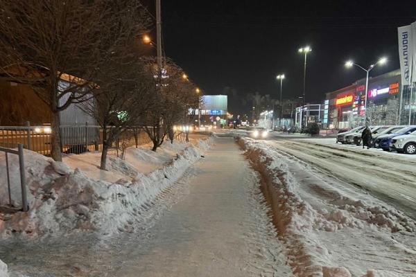 Администрация Барнаула объяснила, почему в городе не чистят тротуары - KP.Ru