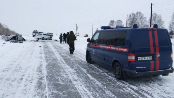В ДТП на Алтае погиб 23-летний полицейский, а следователь СК получил множественные переломы