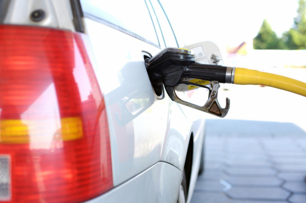 Алтайский край стал лидером по самым низким ценам за бензин