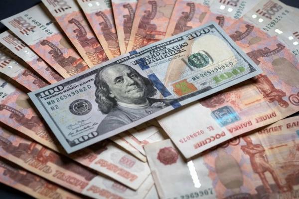 Долллар в банках продают уже по 150 рублей