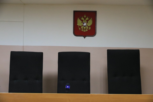 Экс-управделами алтайского губернатора Степанова осудили за должностные преступления - KP.Ru