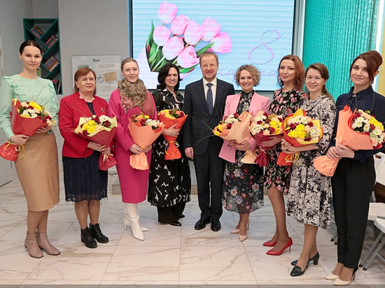 Губернатор Алтайского края Виктор Томенко встретился с представителями общественных женских организаций