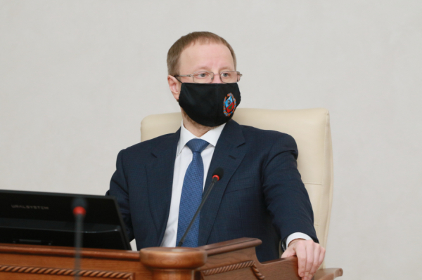 Правительство Алтайского края вышло с ковидного дистанта