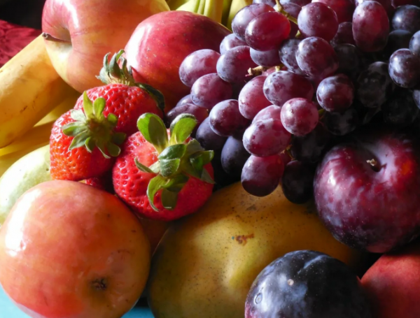 Названы наиболее опасные ранние фрукты и овощи