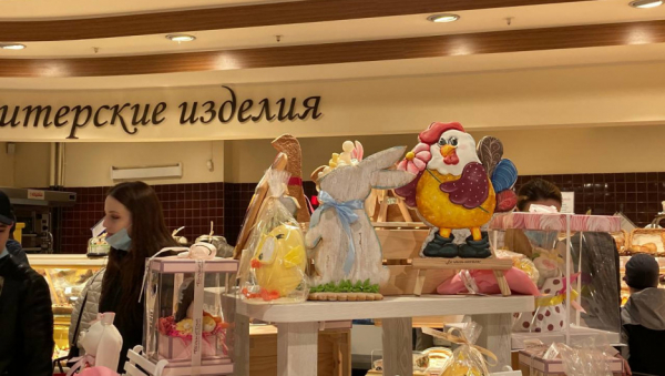 Самый дешевый, дорогой и красивый — какие куличи можно найти в Барнауле