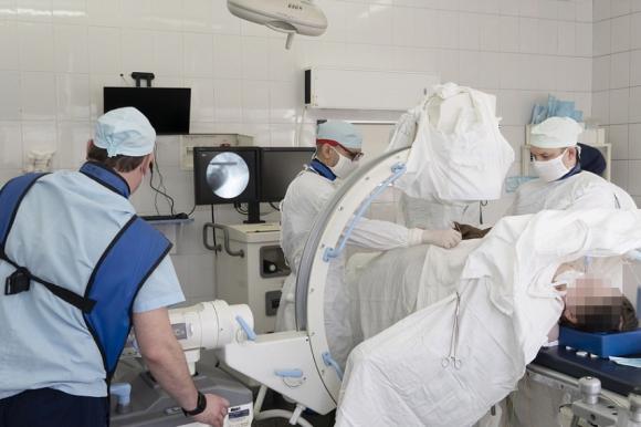 Травматологи Барнаула внедрили новую малотравматичную операцию