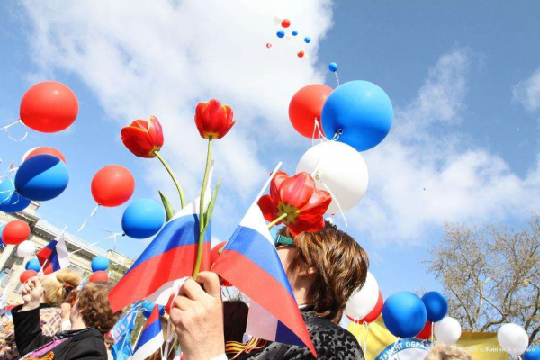 В России не стали продлевать майские праздники до 10 дней