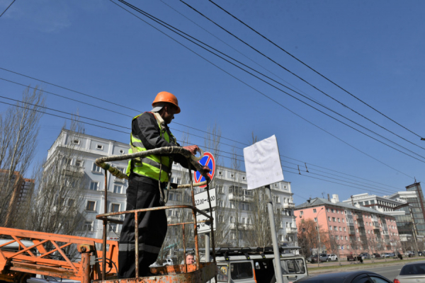 В Барнауле начали устанавливать временные знаки для новых выделенных полос