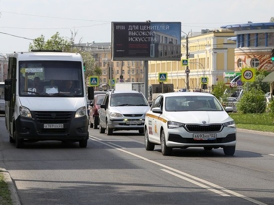Барнаульцы пожаловались на автобусы, которые игнорируют новые остановки