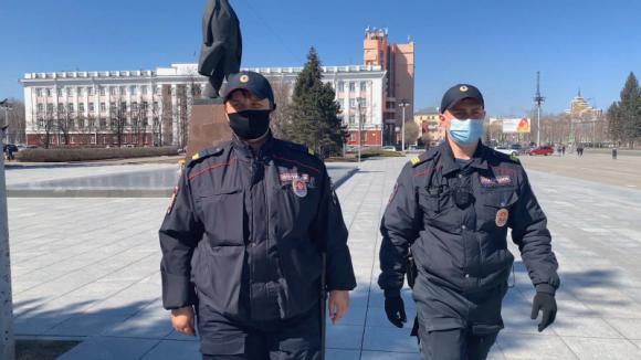 Барнаульские полицейские не дали дедушке перевести мошенникам 1,5 миллиона