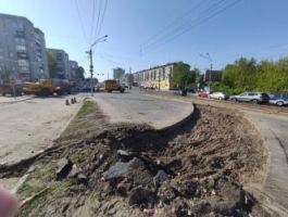 В Барнауле из-за перекрытия моста образовались огромные пробки